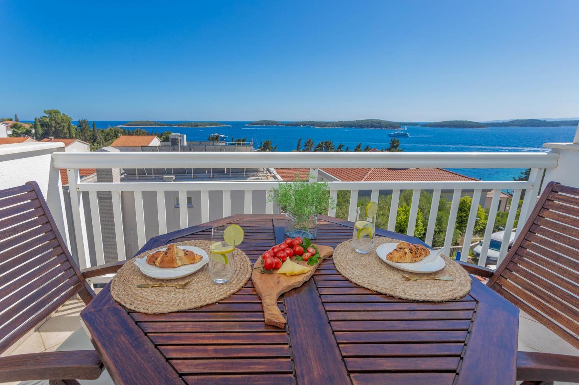 Tia Hvar Top View Apartment Hvar Town Eksteriør billede