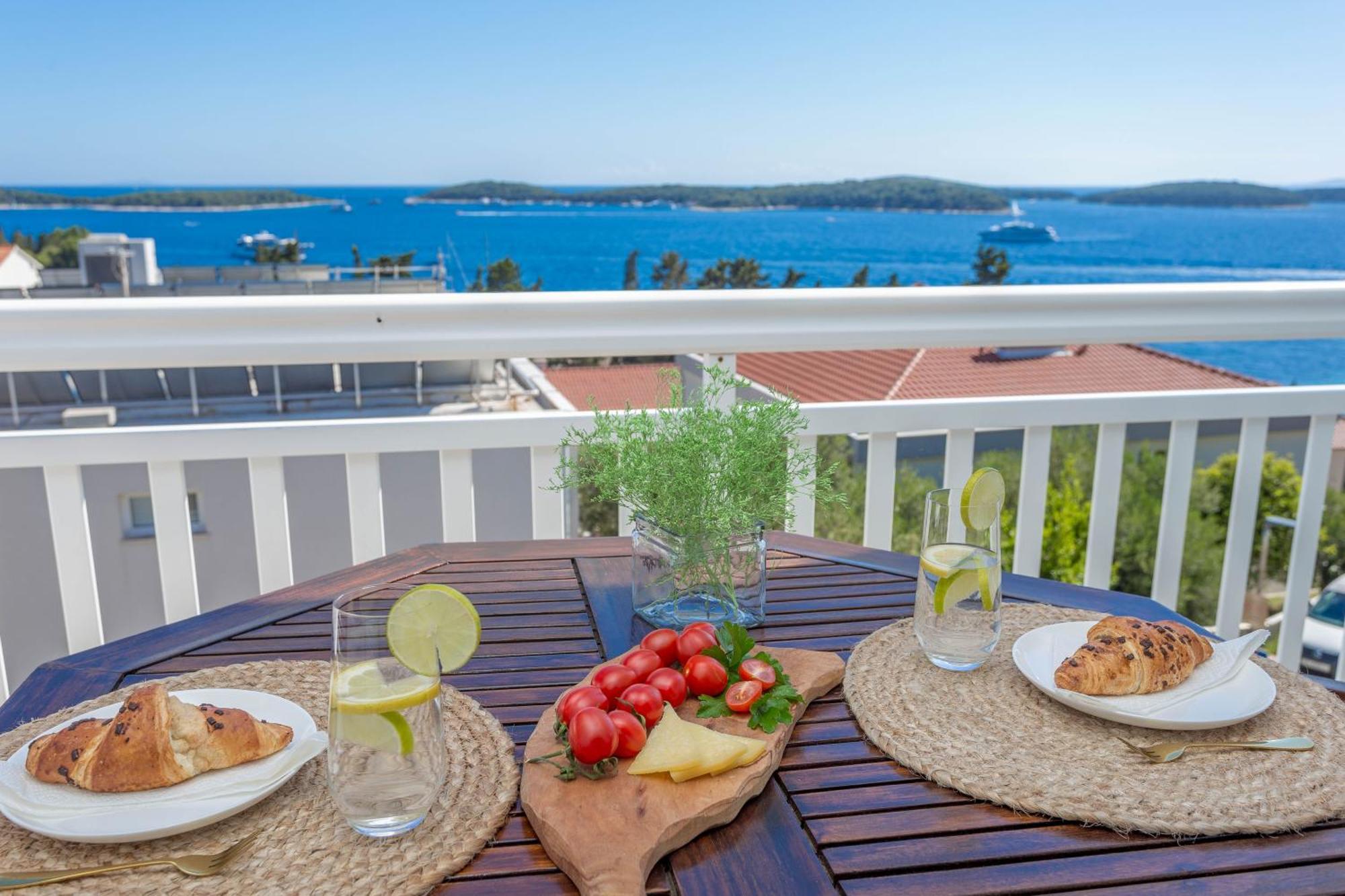 Tia Hvar Top View Apartment Hvar Town Eksteriør billede