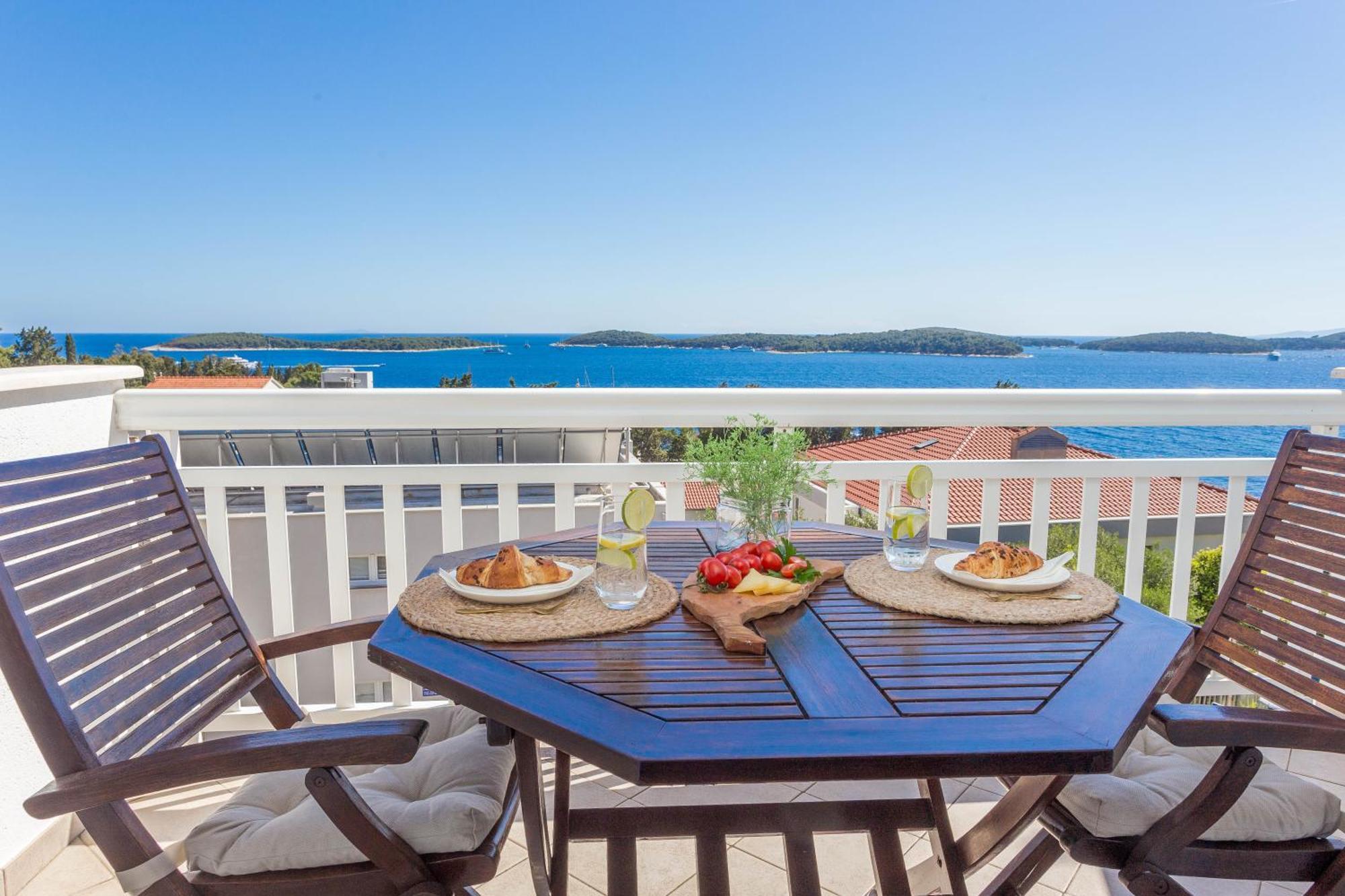 Tia Hvar Top View Apartment Hvar Town Eksteriør billede